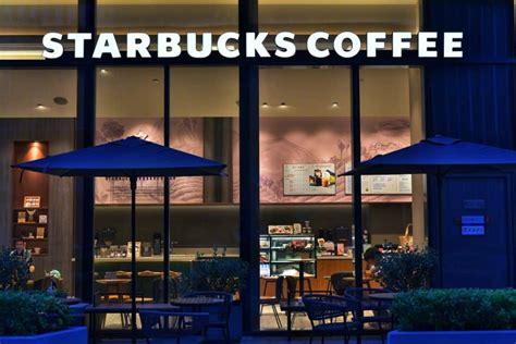 biggest starbucks in tagaytay|Incoming Starbucks CEO Brian Niccol may target mobile app.